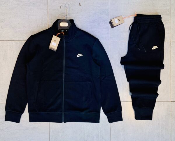 Ensemble Nike